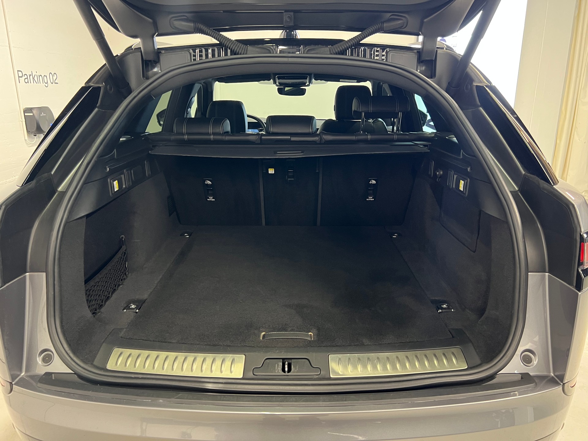 LAND ROVER Range Rover Velar 2.0 T R-Dynamic SE-image-11