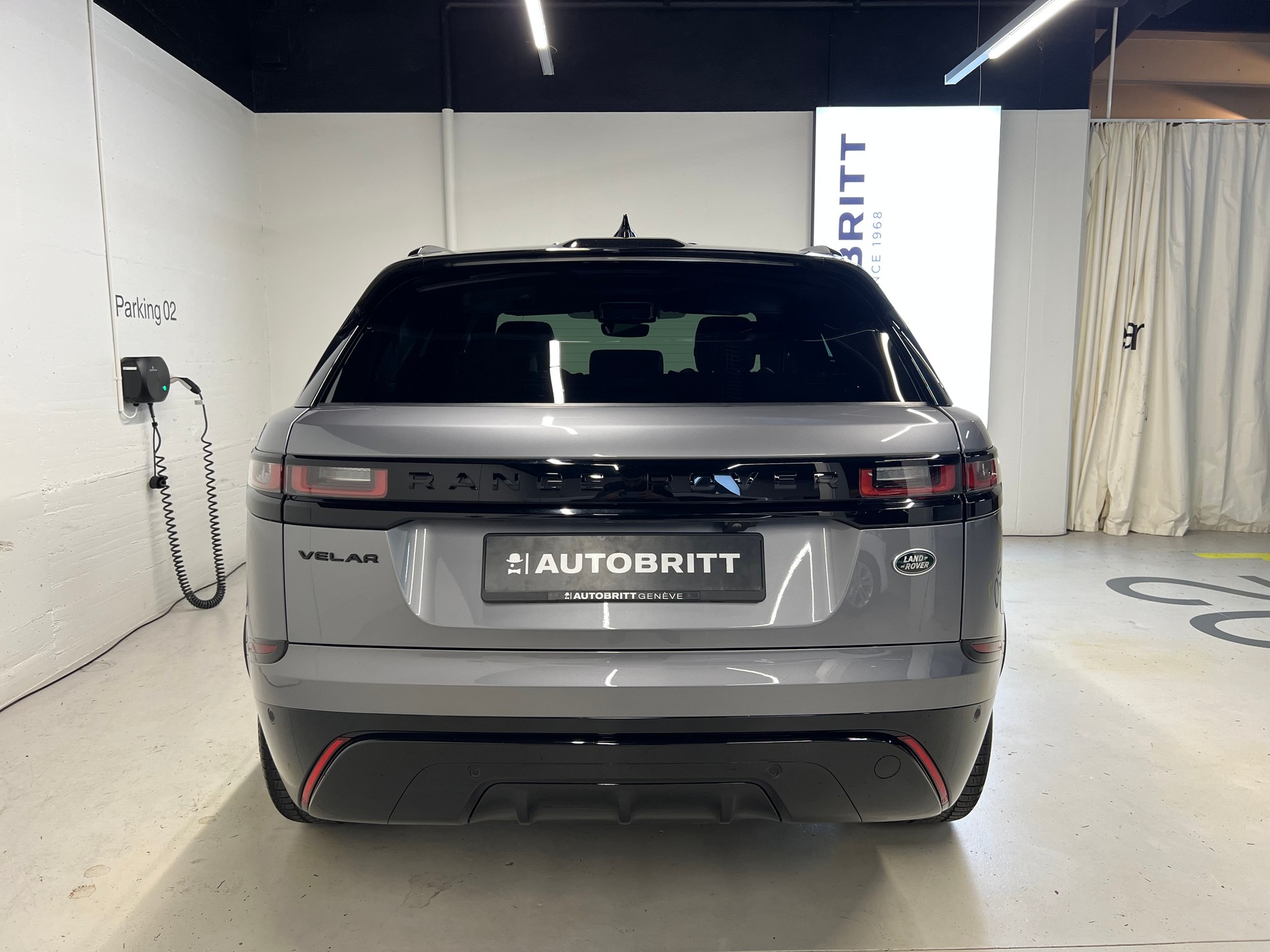 LAND ROVER Range Rover Velar 2.0 T R-Dynamic SE-image-8