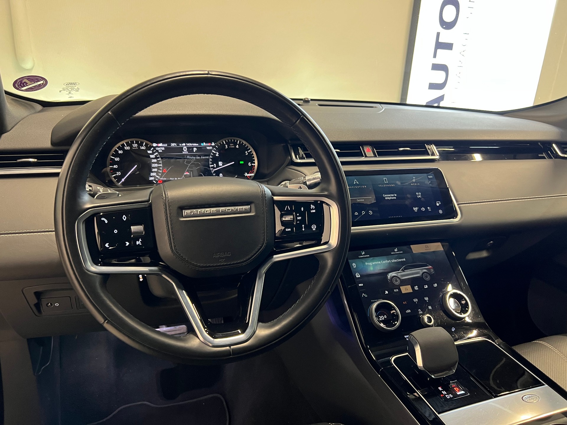 LAND ROVER Range Rover Velar 2.0 T R-Dynamic SE-image-2