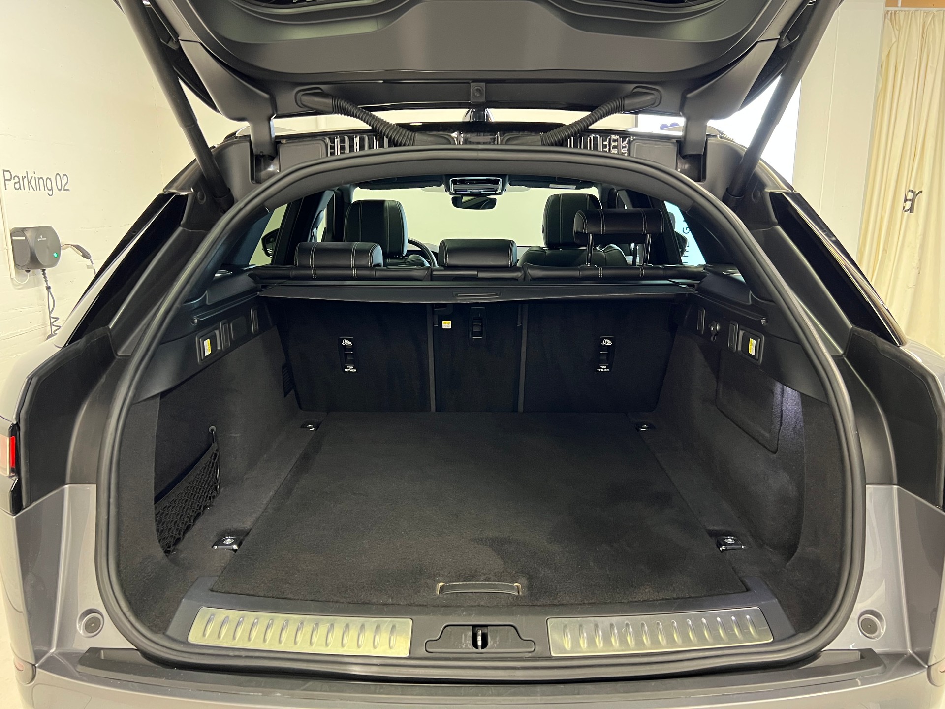 LAND ROVER Range Rover Velar 2.0 T R-Dynamic SE-image-11