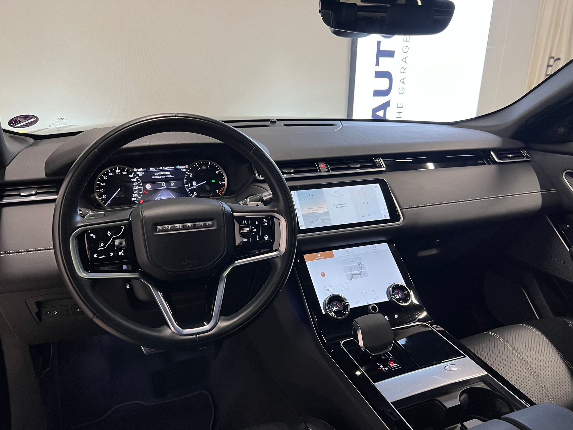LAND ROVER Range Rover Velar 2.0 T R-Dynamic SE-image-2