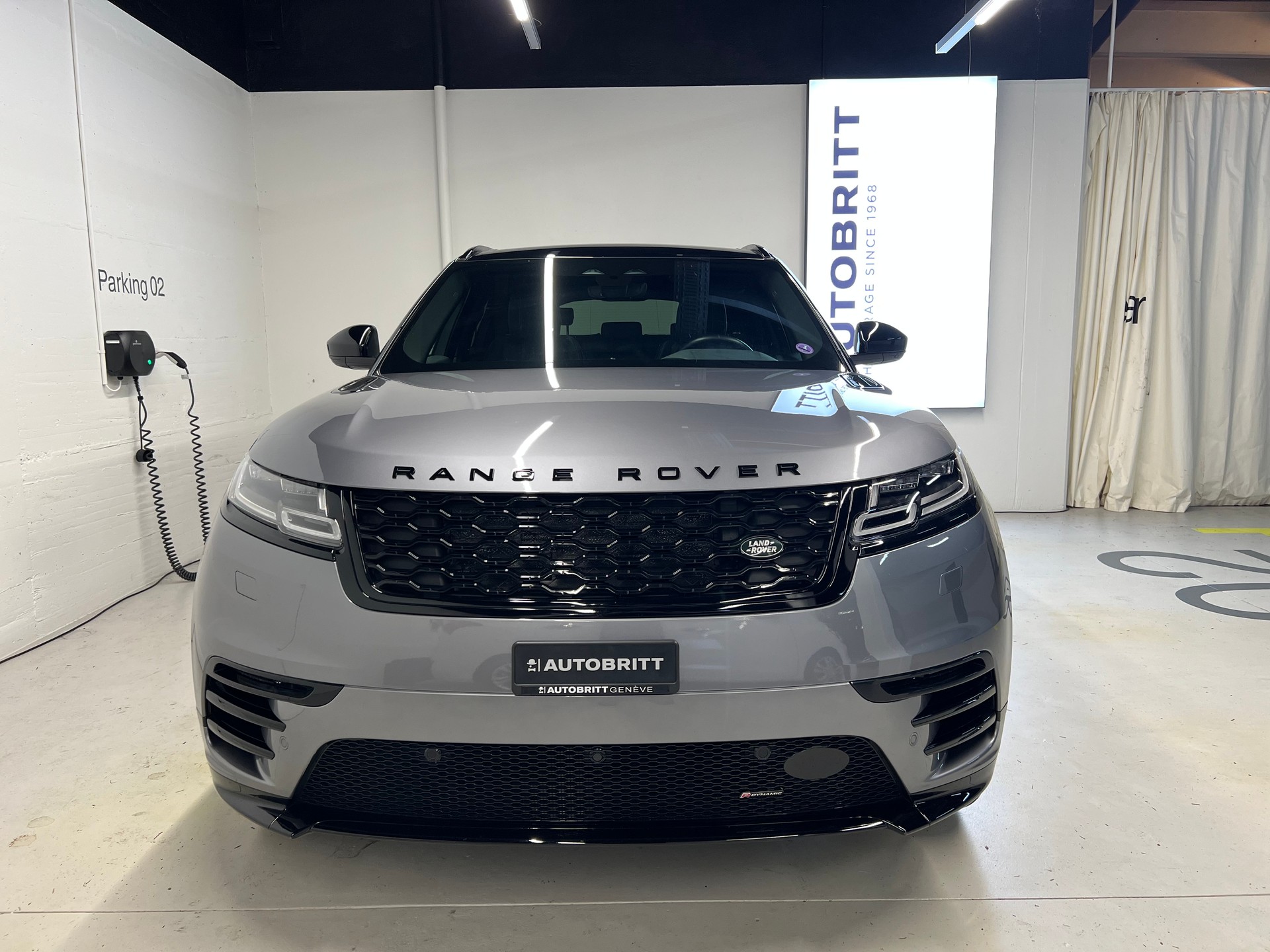 LAND ROVER Range Rover Velar 2.0 T R-Dynamic SE-image-9