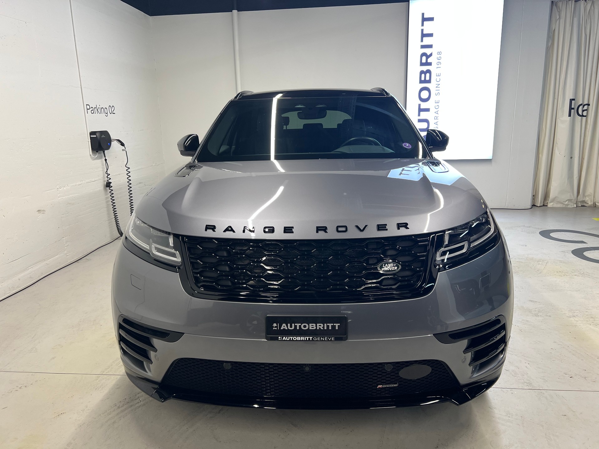 LAND ROVER Range Rover Velar 2.0 T R-Dynamic SE-image-9