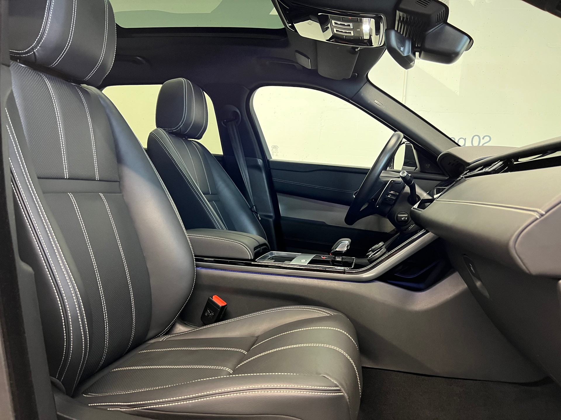 LAND ROVER Range Rover Velar 2.0 T R-Dynamic SE-image-5