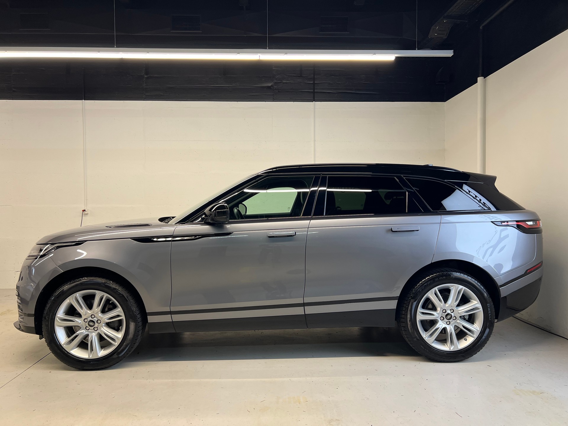 LAND ROVER Range Rover Velar 2.0 T R-Dynamic SE-image-7