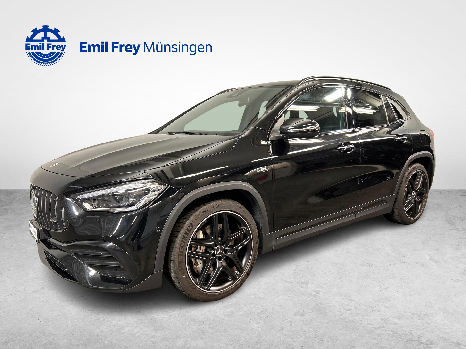 MERCEDES-BENZ GLA 35 AMG 4matic-showroom-element-1