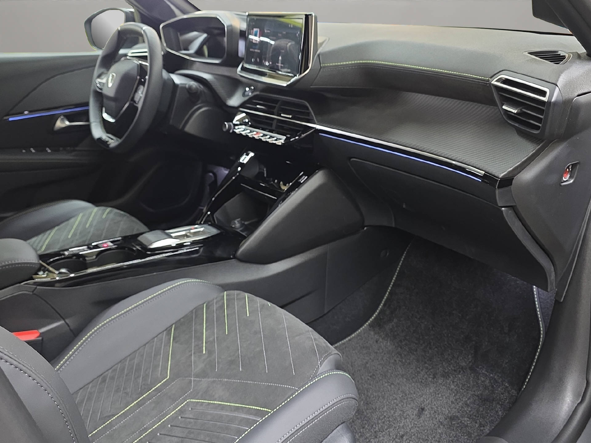 PEUGEOT 208 1.2 Hybrid 145 GT-image-10