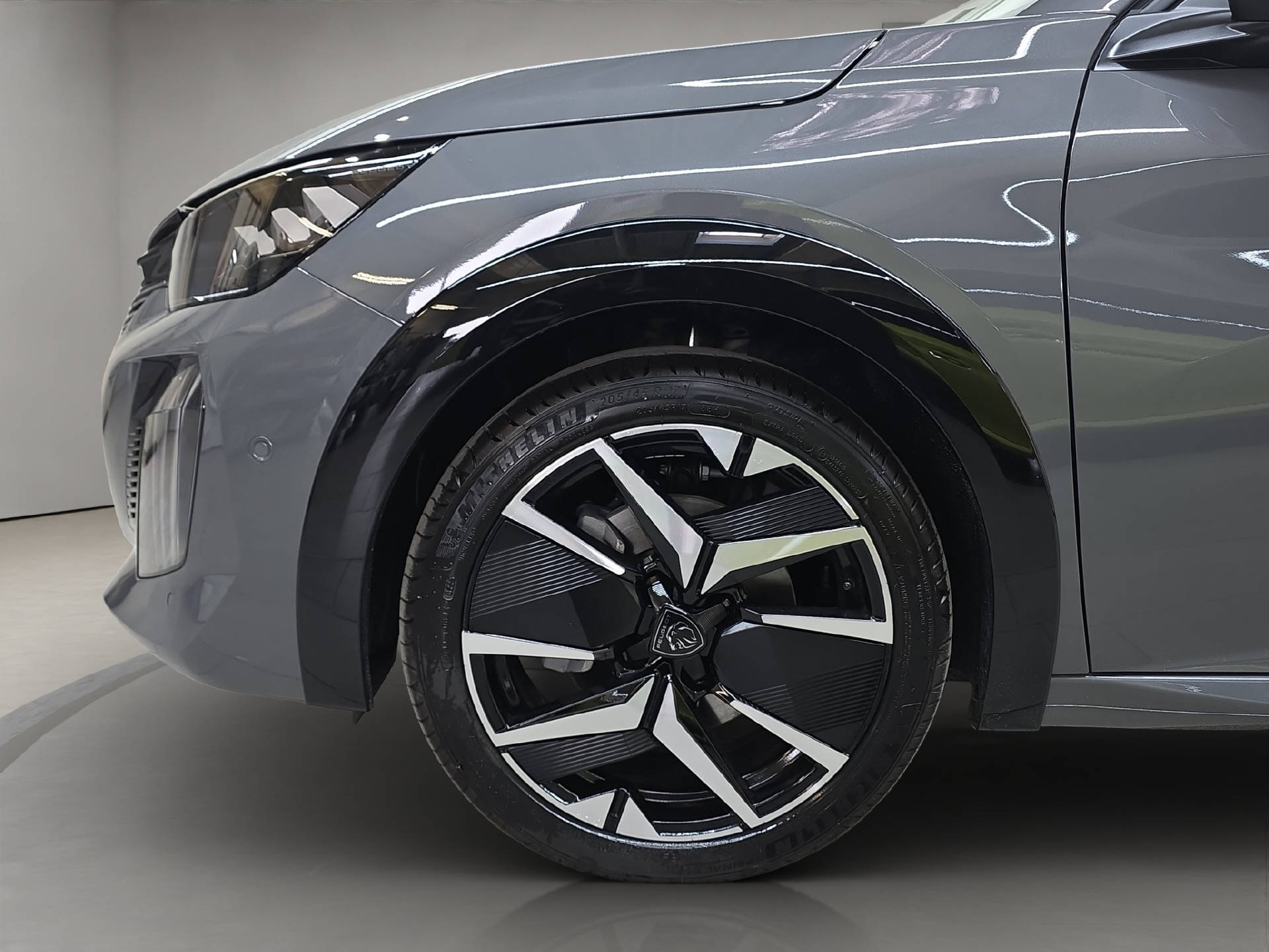 PEUGEOT 208 1.2 Hybrid 145 GT-image-12