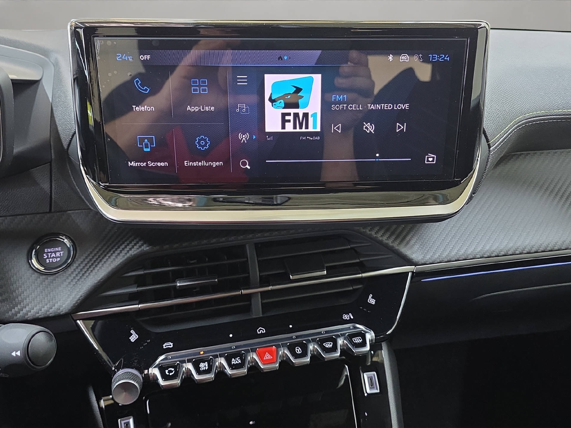 PEUGEOT 208 1.2 Hybrid 145 GT-image-14
