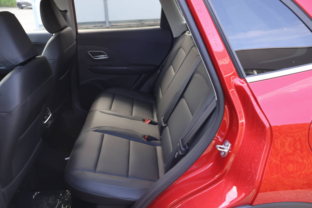 MG ZS 1.5 Hybrid+ Luxury-image-13