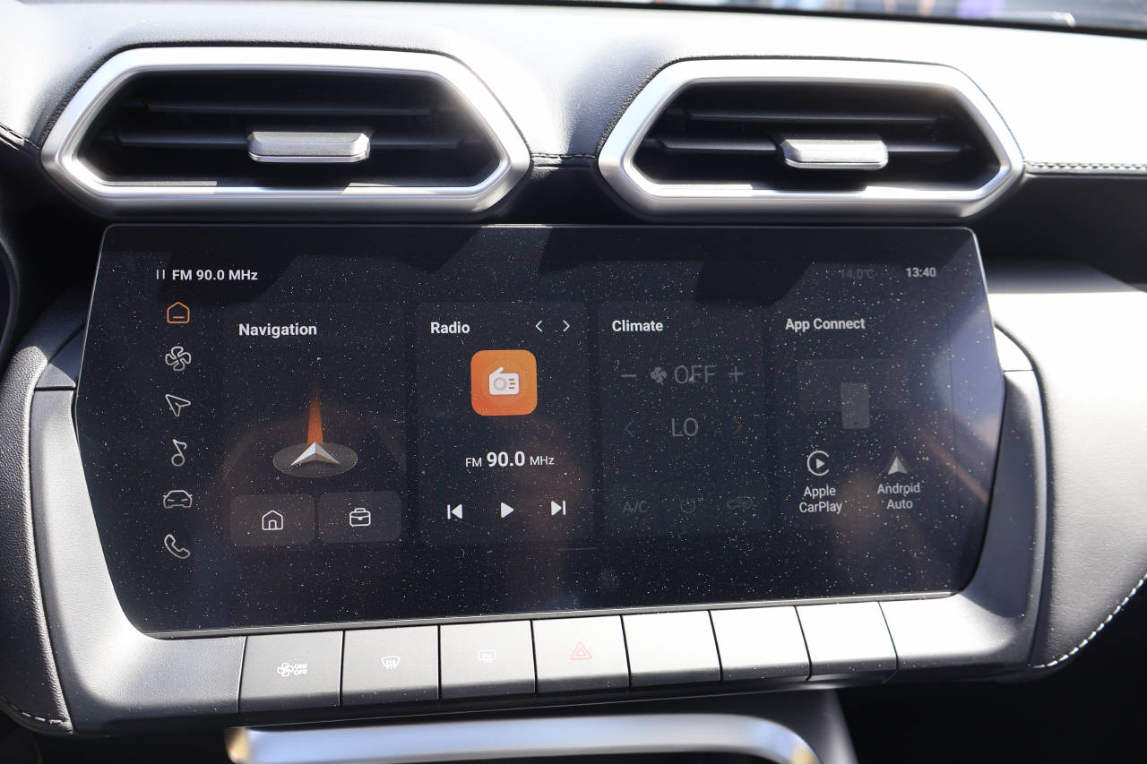 MG ZS 1.5 Hybrid+ Luxury-image-11