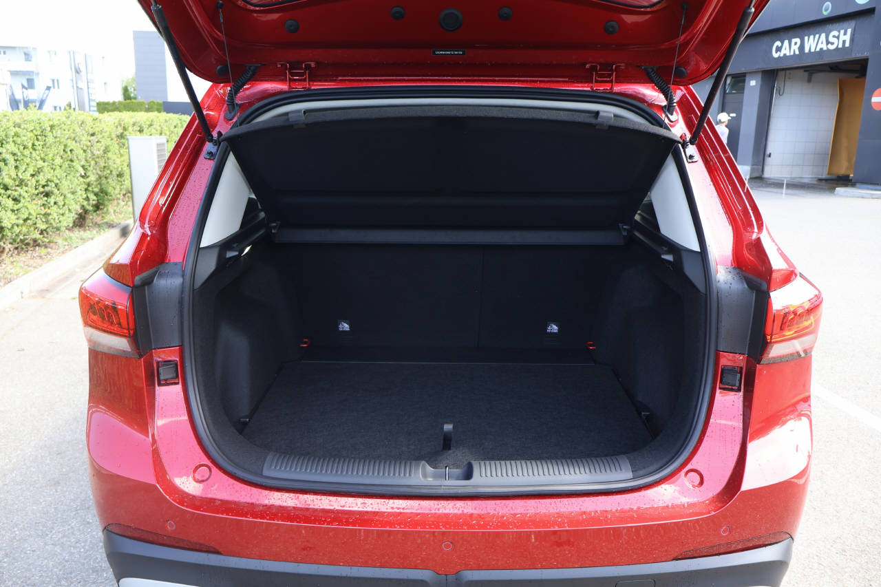MG ZS 1.5 Hybrid+ Luxury-image-14