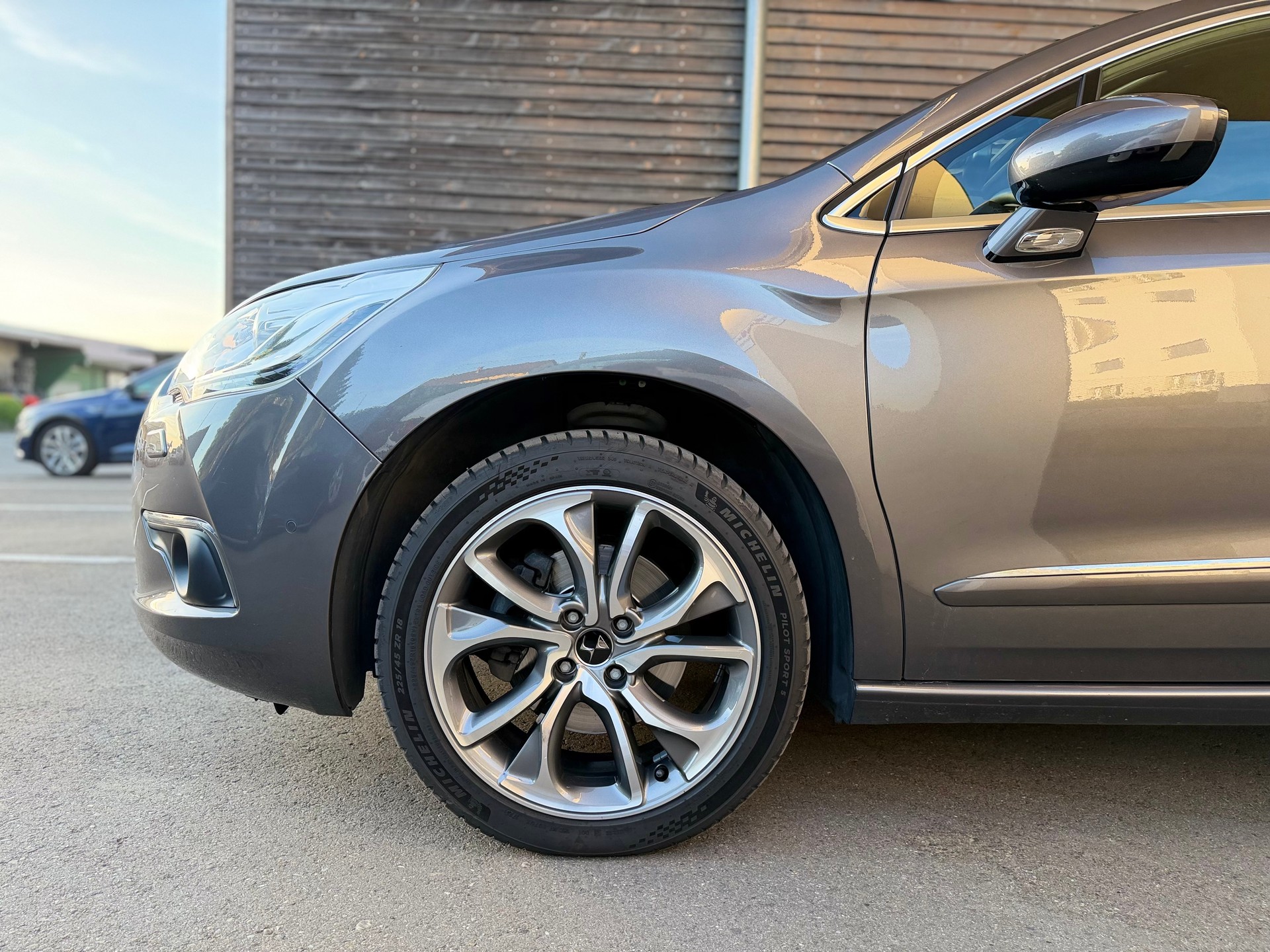 DS AUTOMOBILES DS4 1.6 THP Sport Chic Automatic-image-6
