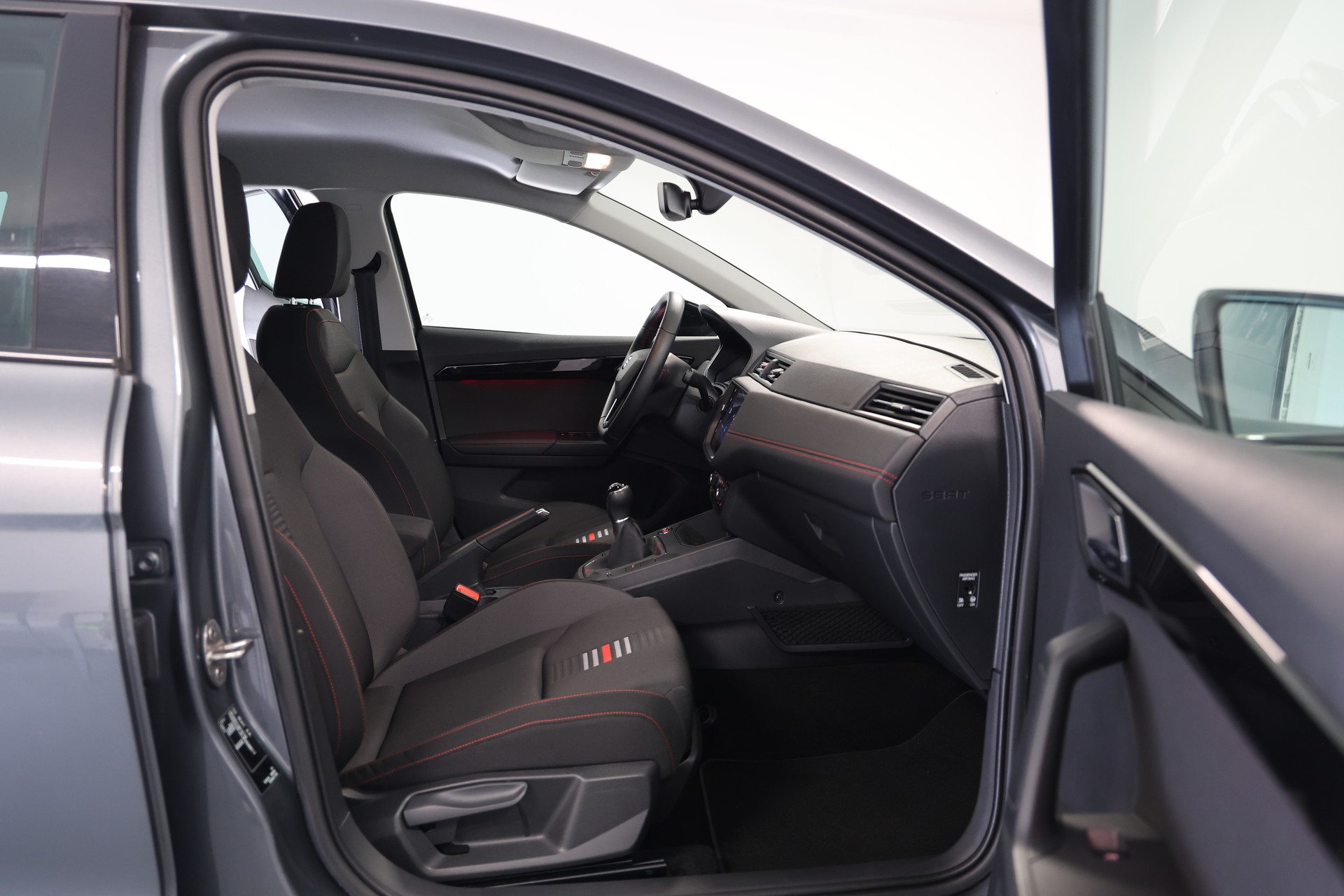 SEAT Ibiza 1.5 TSI EVO Swiss FR-image-11