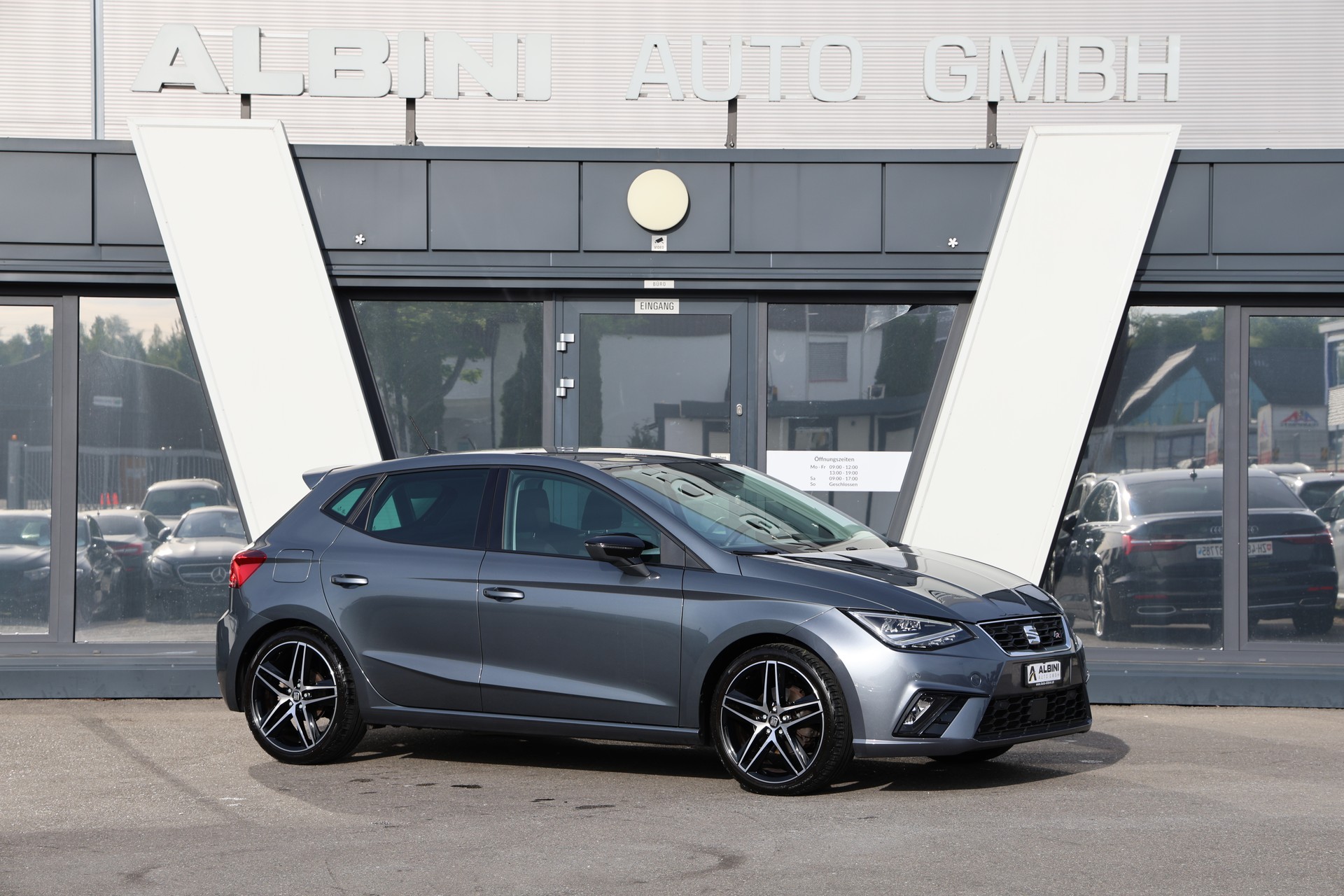 SEAT Ibiza 1.5 TSI EVO Swiss FR-image-1