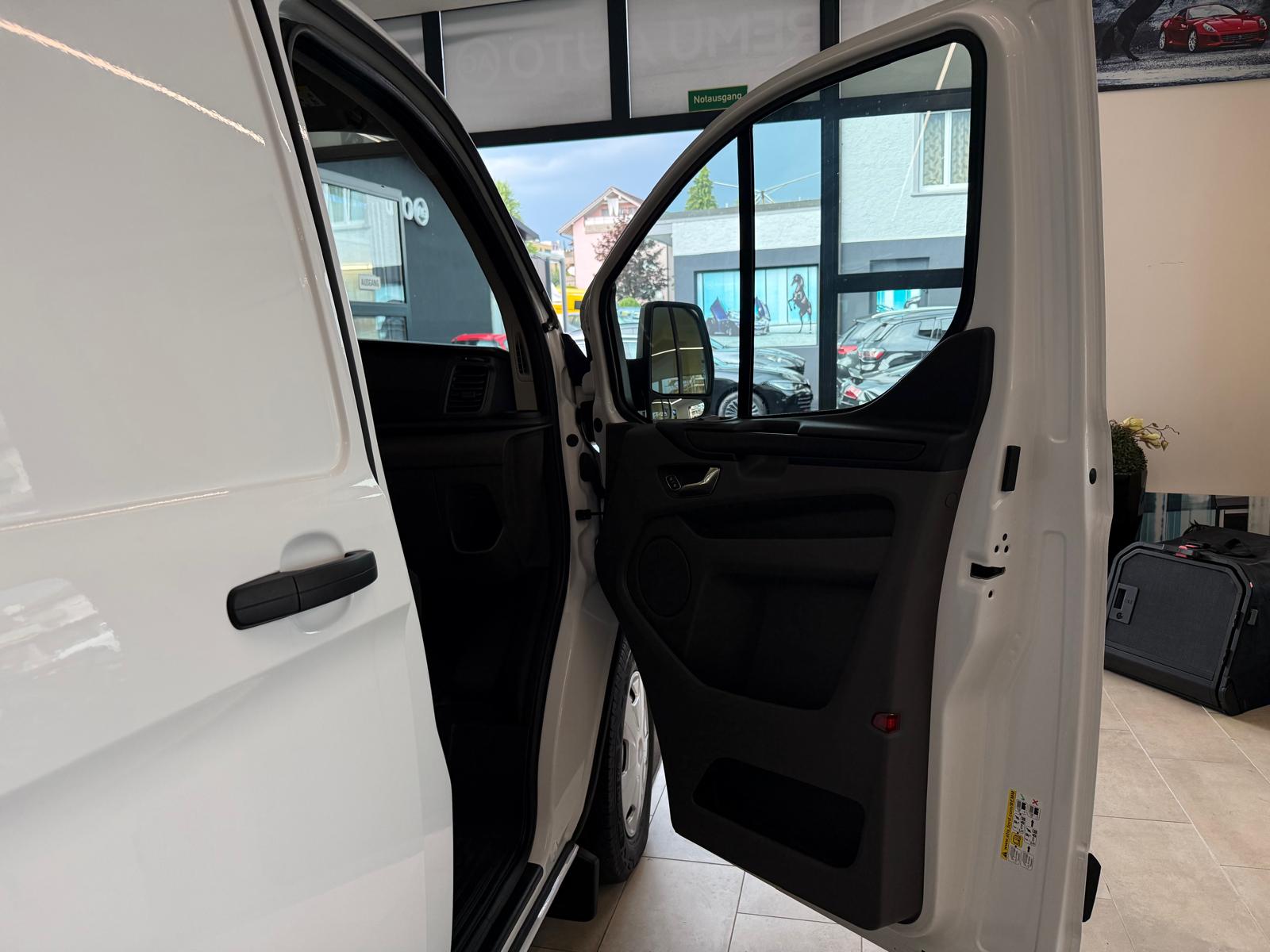 FORD Transit Custom Van 280 L1H1 Trend-image-14