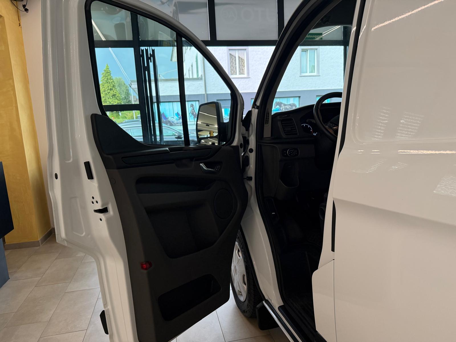 FORD Transit Custom Van 280 L1H1 Trend-image-10