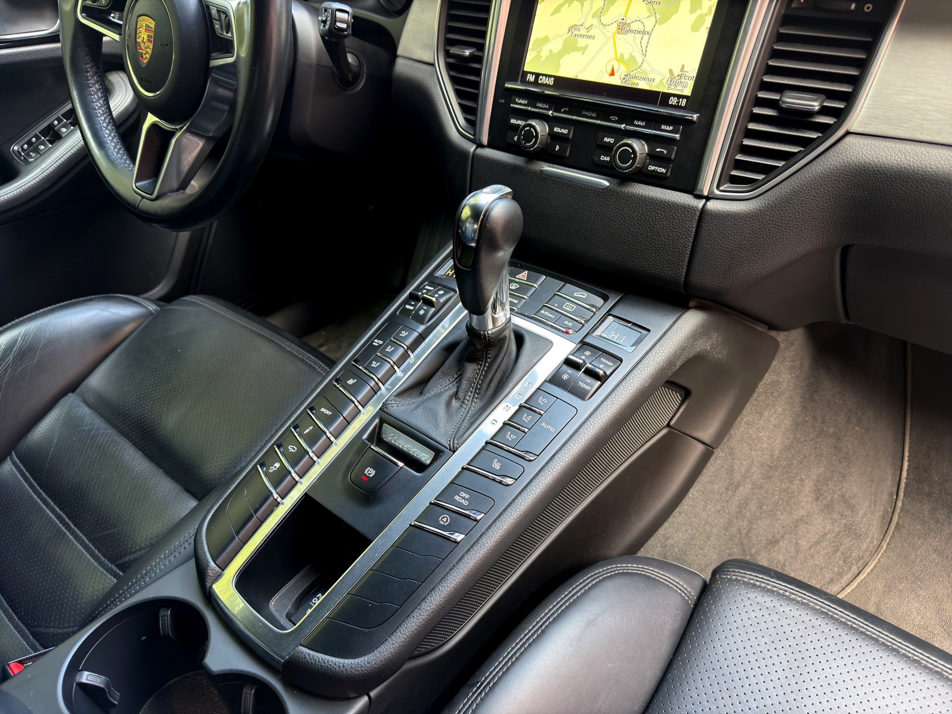 PORSCHE Macan Turbo PDK-image-20