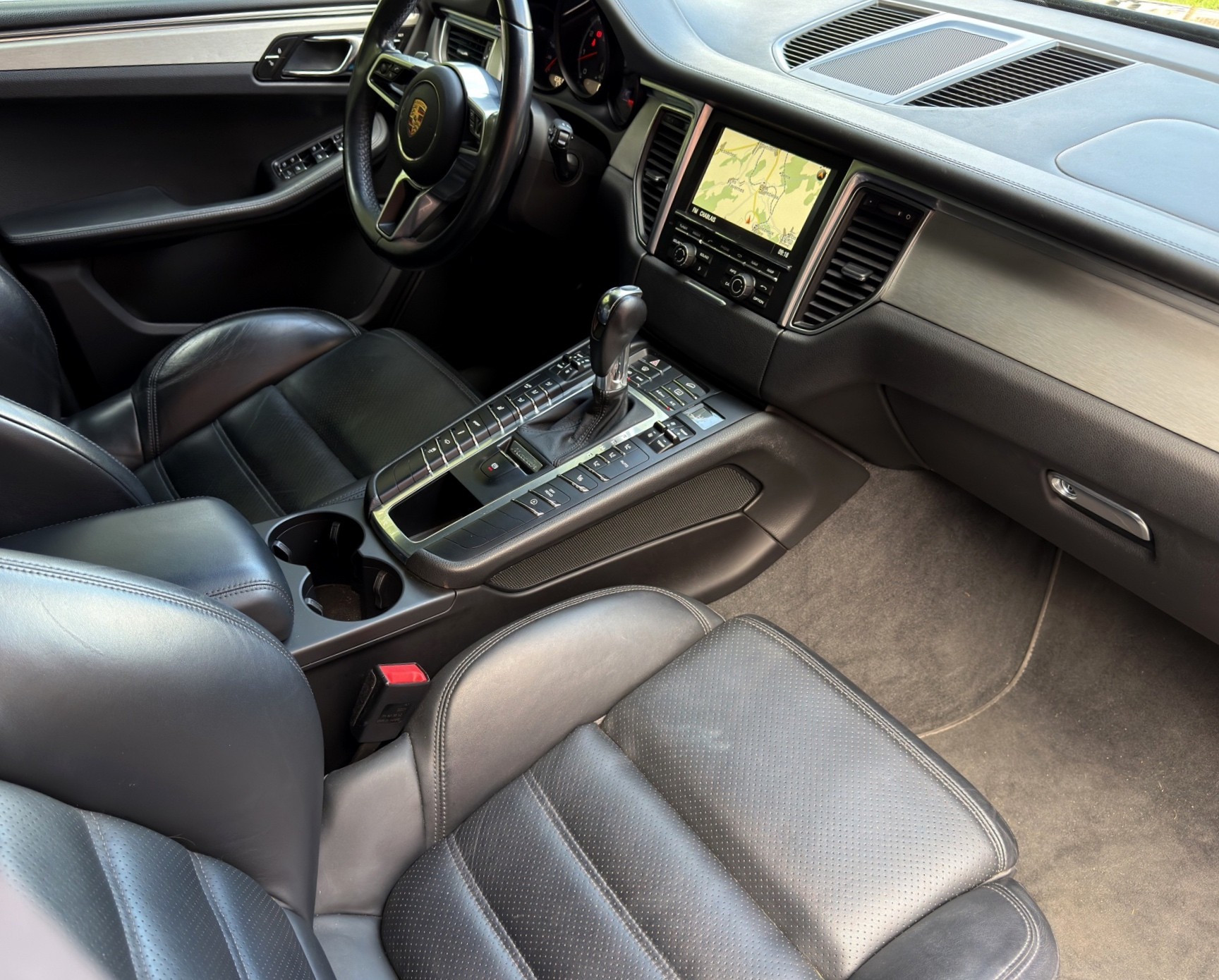 PORSCHE Macan Turbo PDK-image-19