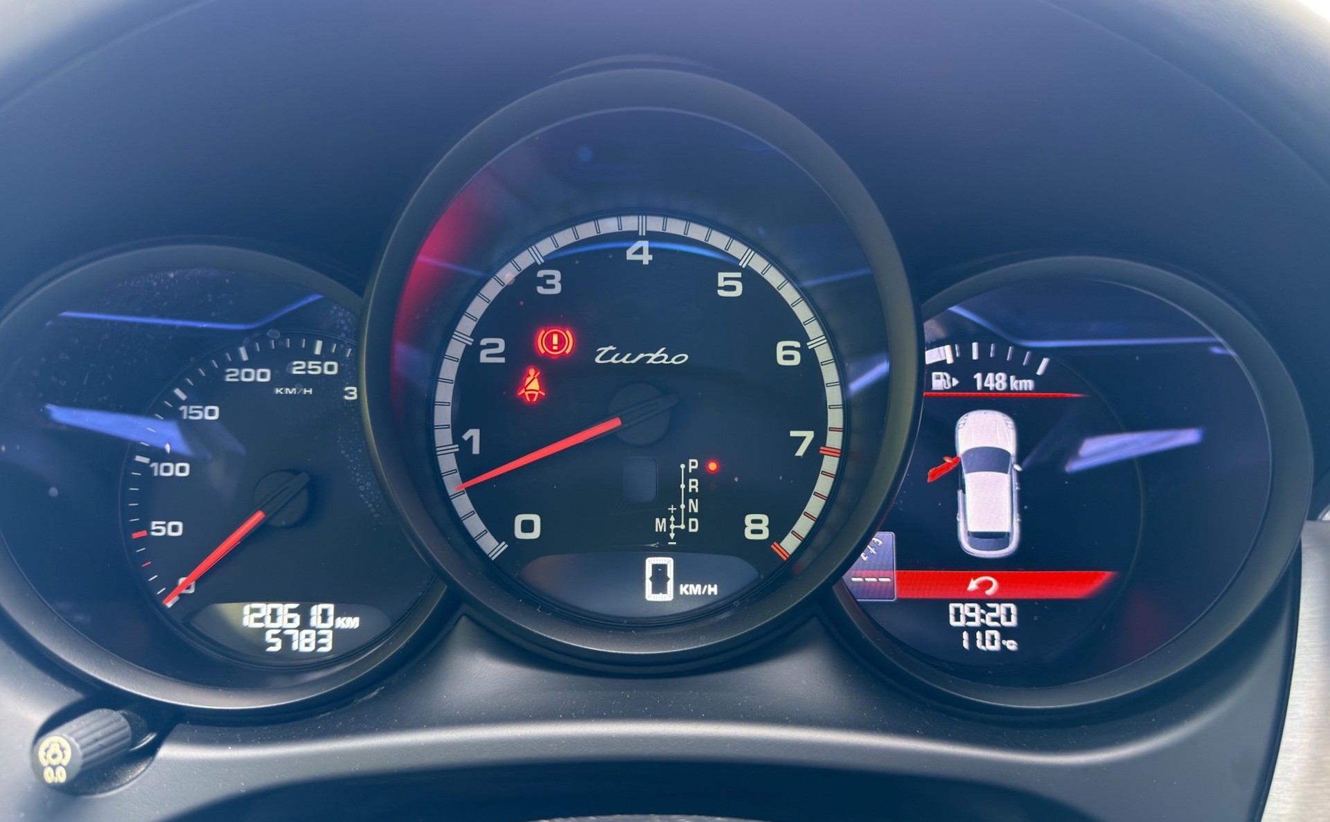 PORSCHE Macan Turbo PDK-image-13