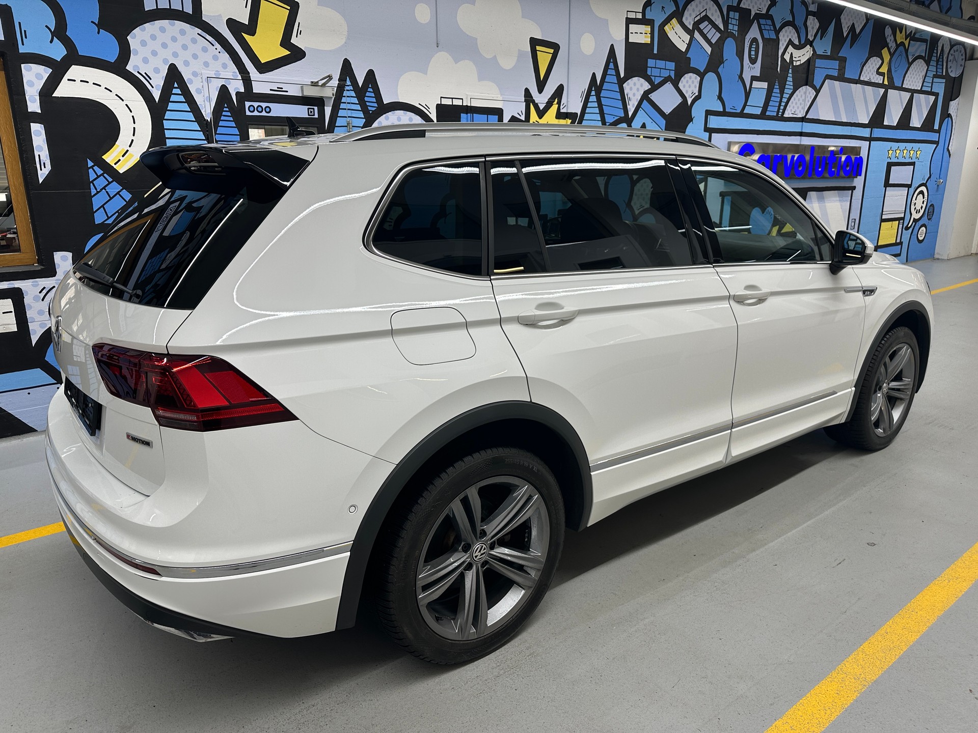 VW Tiguan Allspace 2.0 TDI SCR Highline 4MotionDSG-image-3