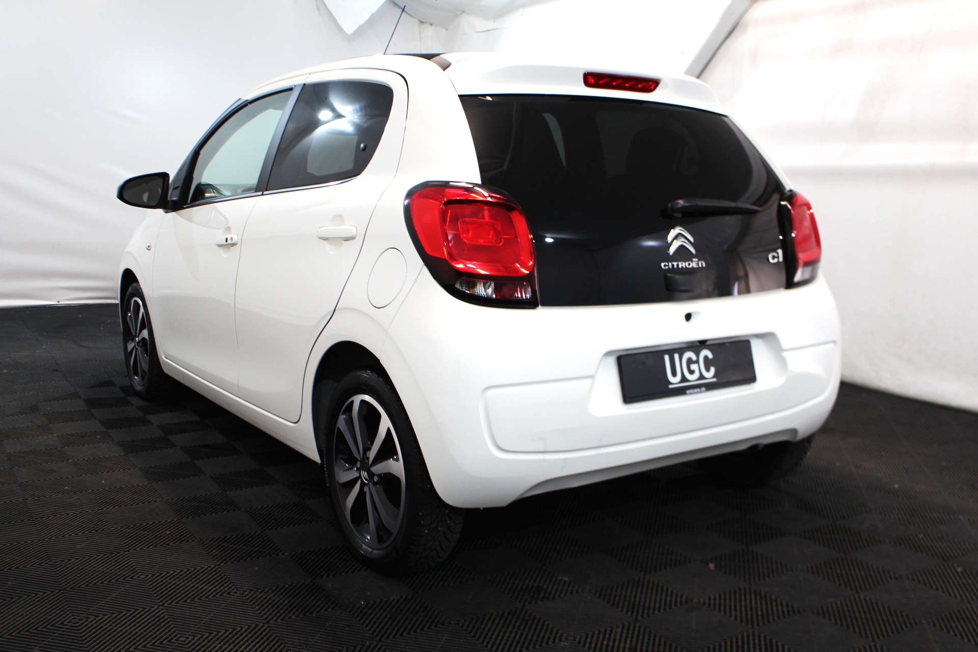 CITROEN C1 1.2 PureTech Shine Airscape-showroom-element-3