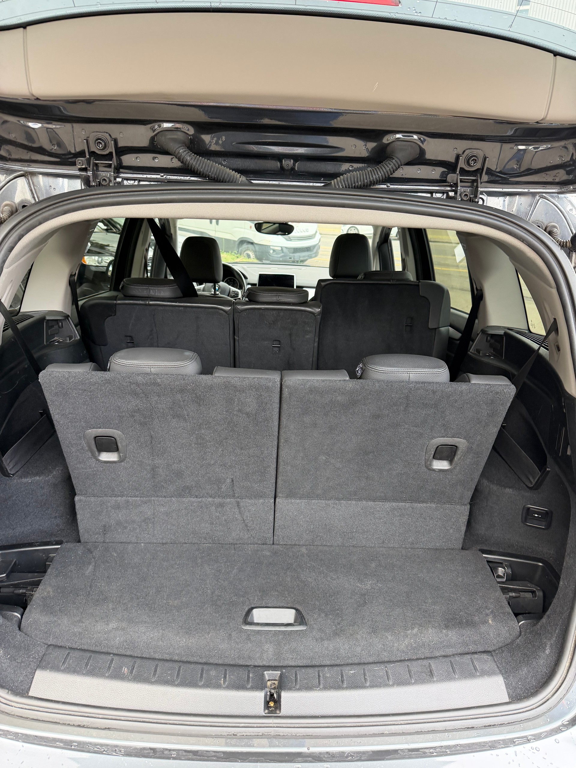 BMW 220d Gran Tourer Luxury Line-image-14