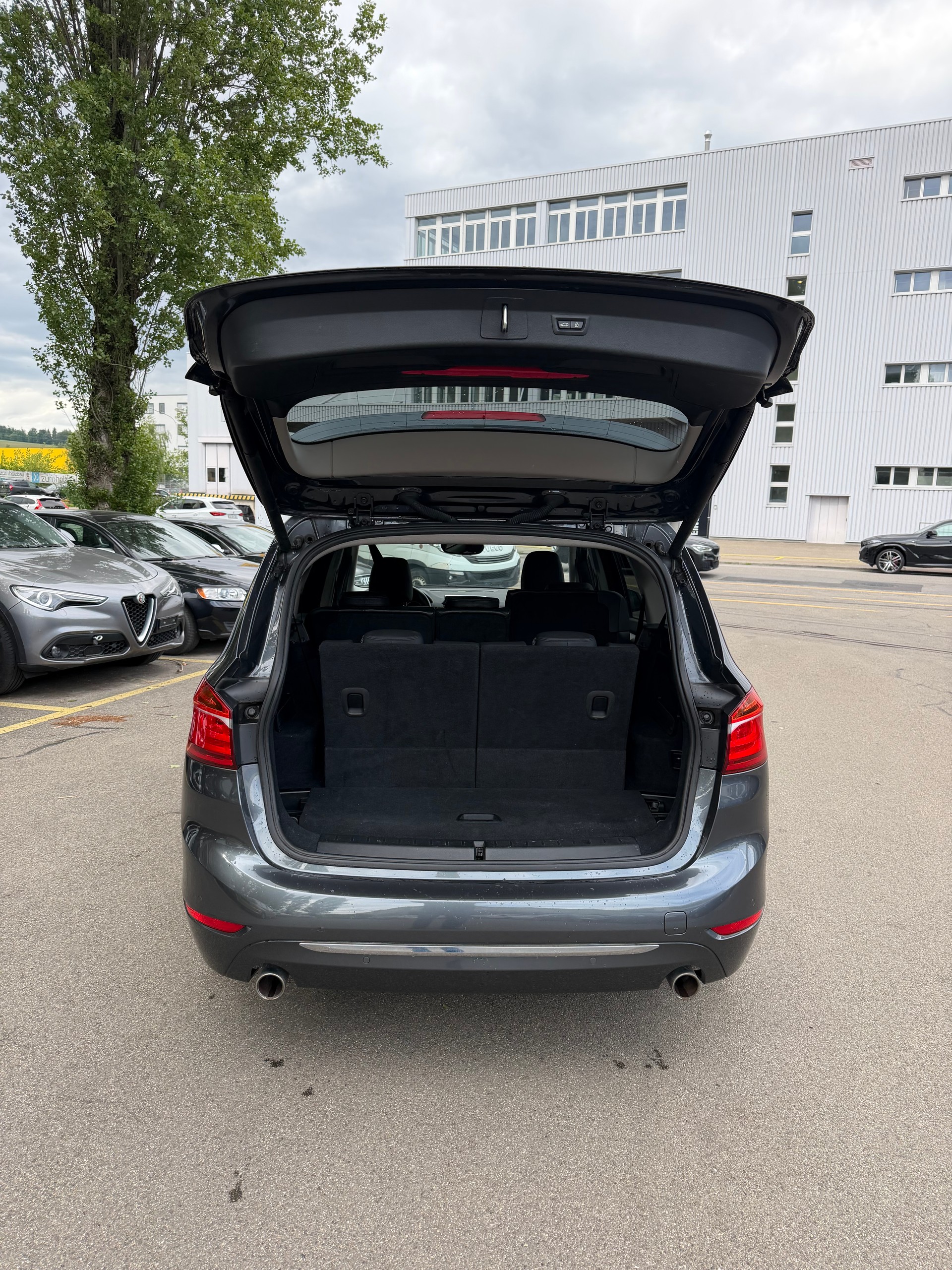 BMW 220d Gran Tourer Luxury Line-image-7
