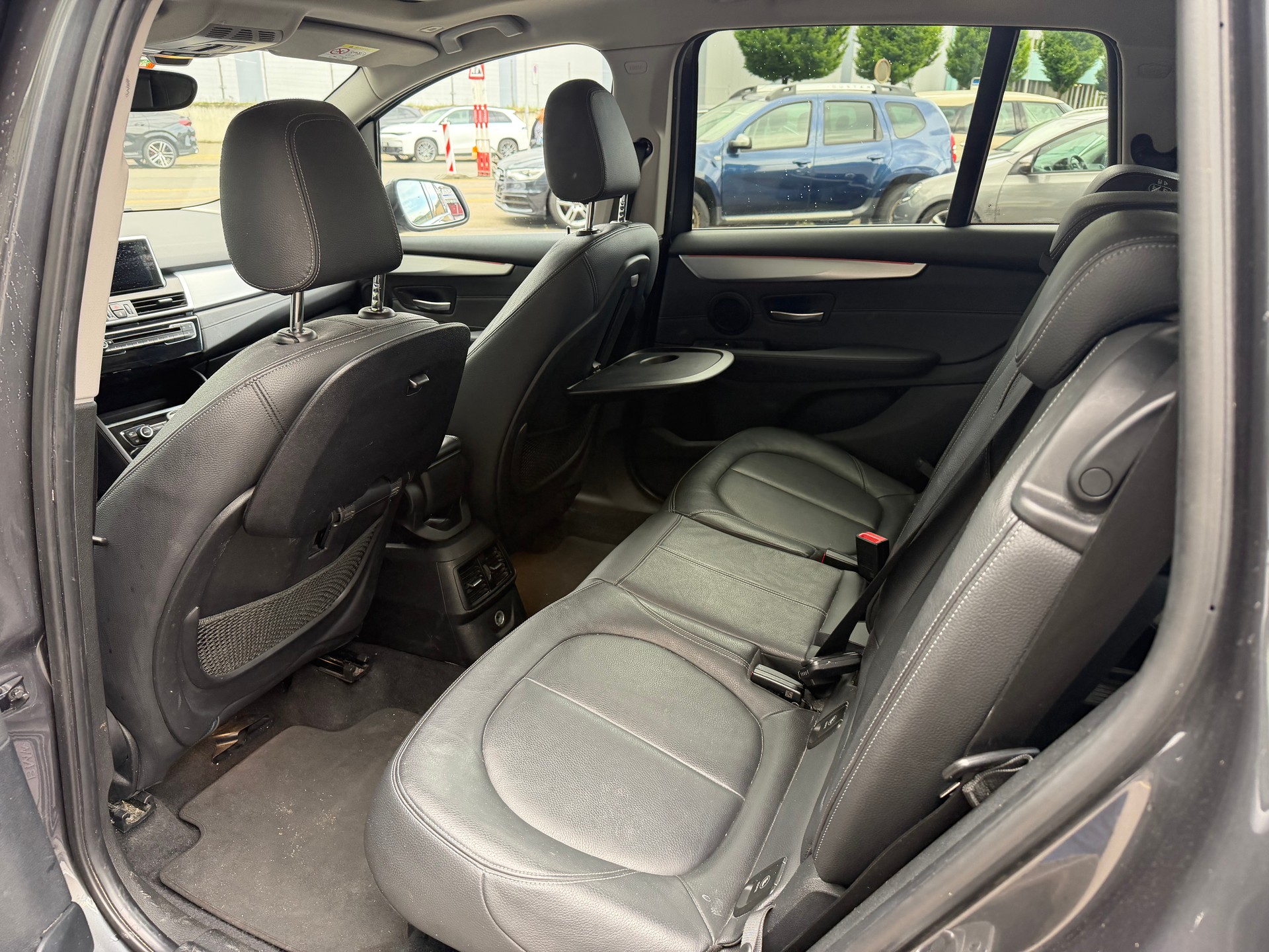 BMW 220d Gran Tourer Luxury Line-image-12
