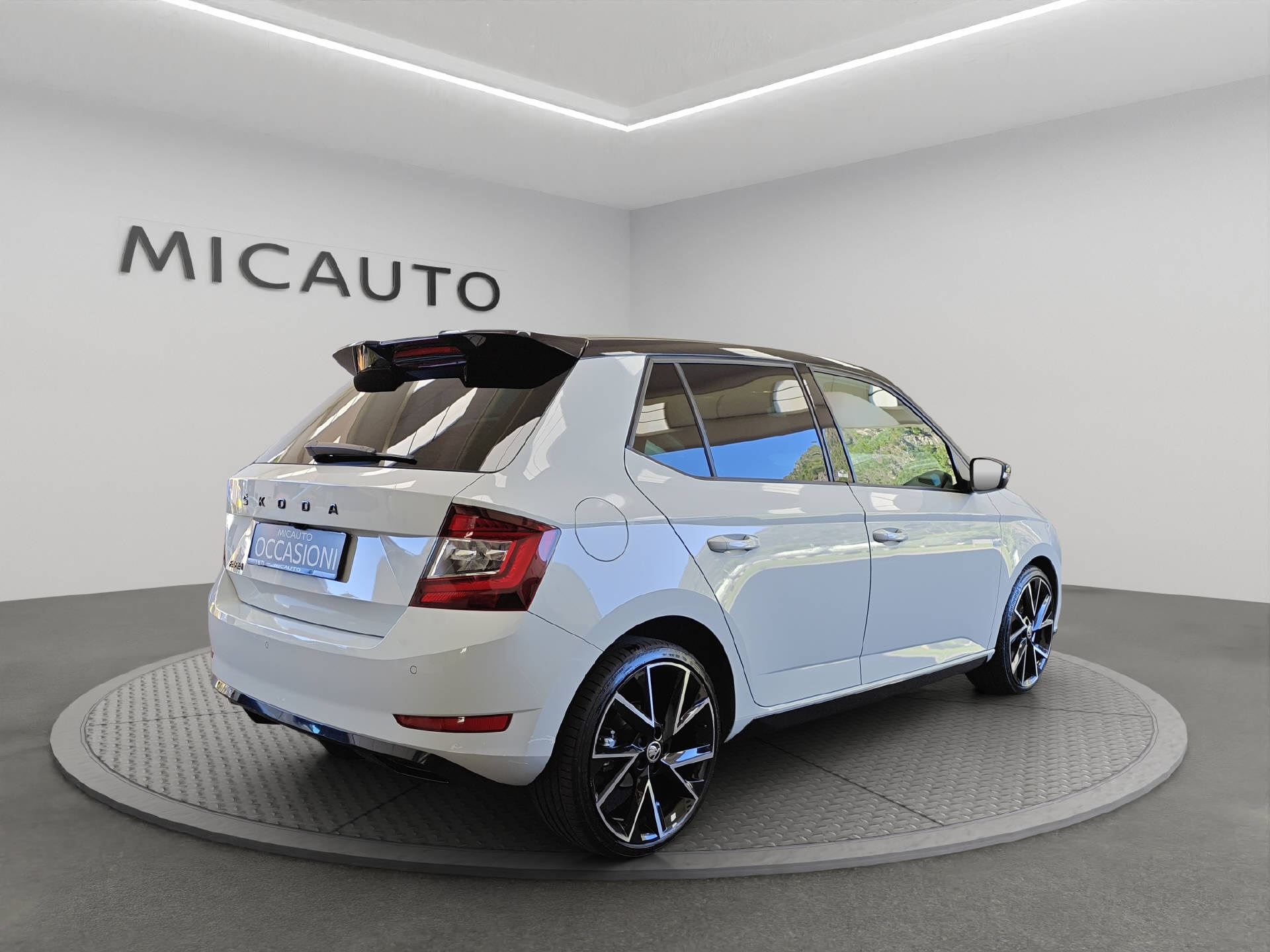 SKODA Fabia 1.0 TSI Monte Carlo DSG-image-1