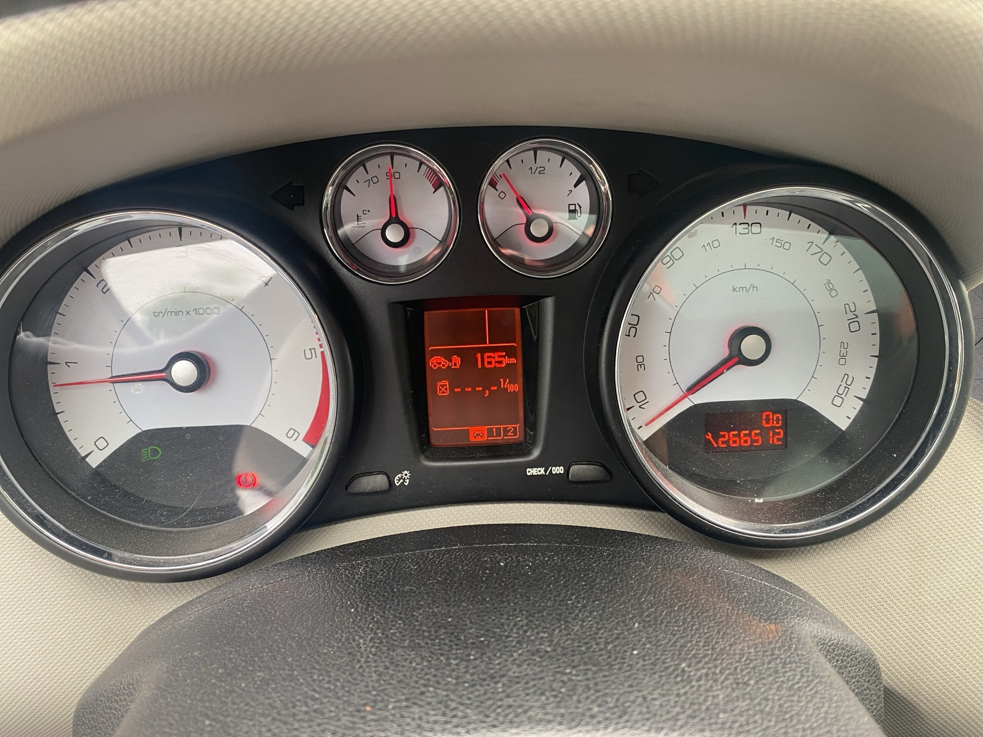 PEUGEOT 308 SW 2.0 HDI Sport-image-12