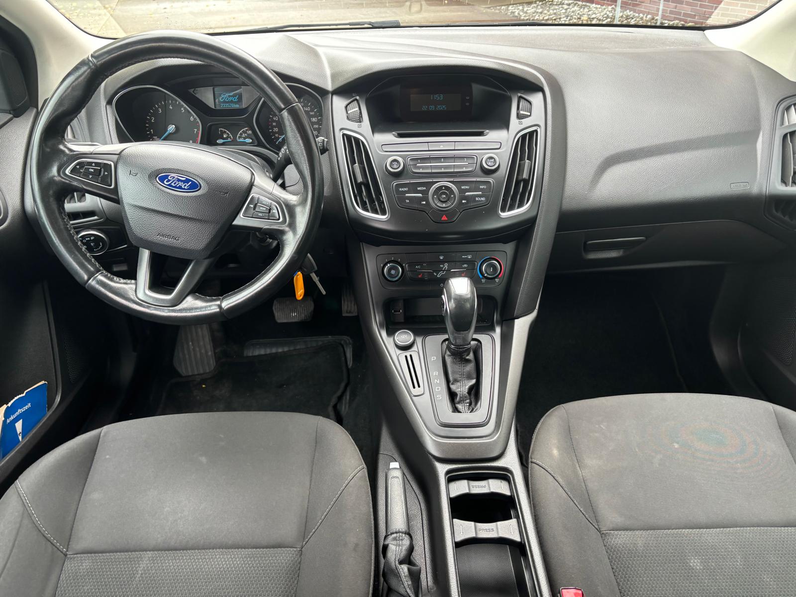 FORD Focus 1.6i VCT Trend PowerShift-image-6