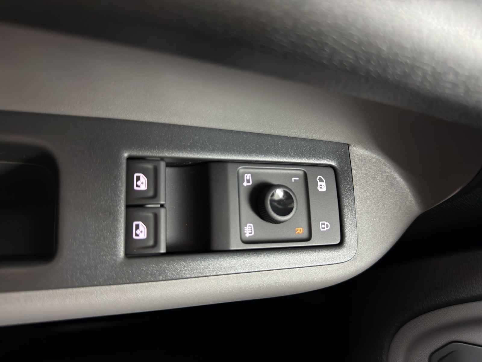 VW ID. Buzz Cargo Pro 4Motion-image-15