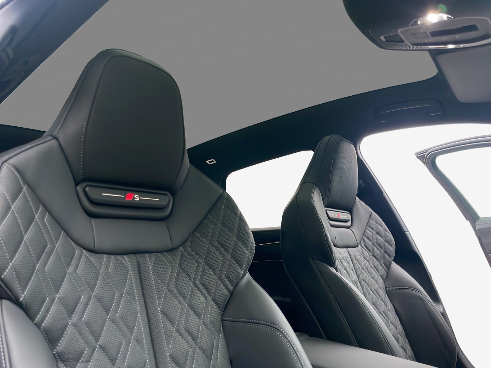 AUDI A6 Avant TDI quattro 150 kW S tronic-image-14