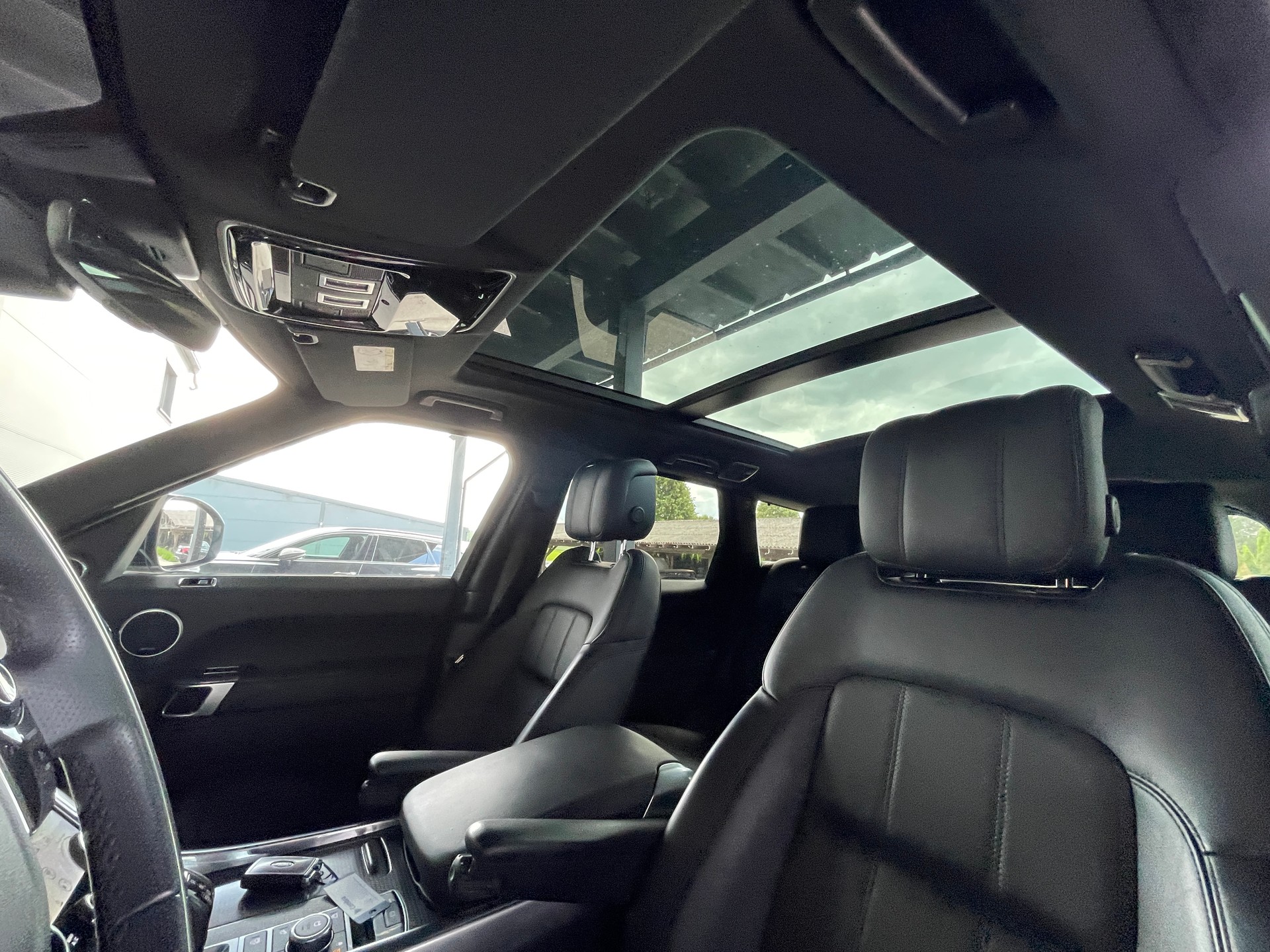 LAND ROVER Range Rover Sport 3.0 SDV6 SE Automatic-image-12