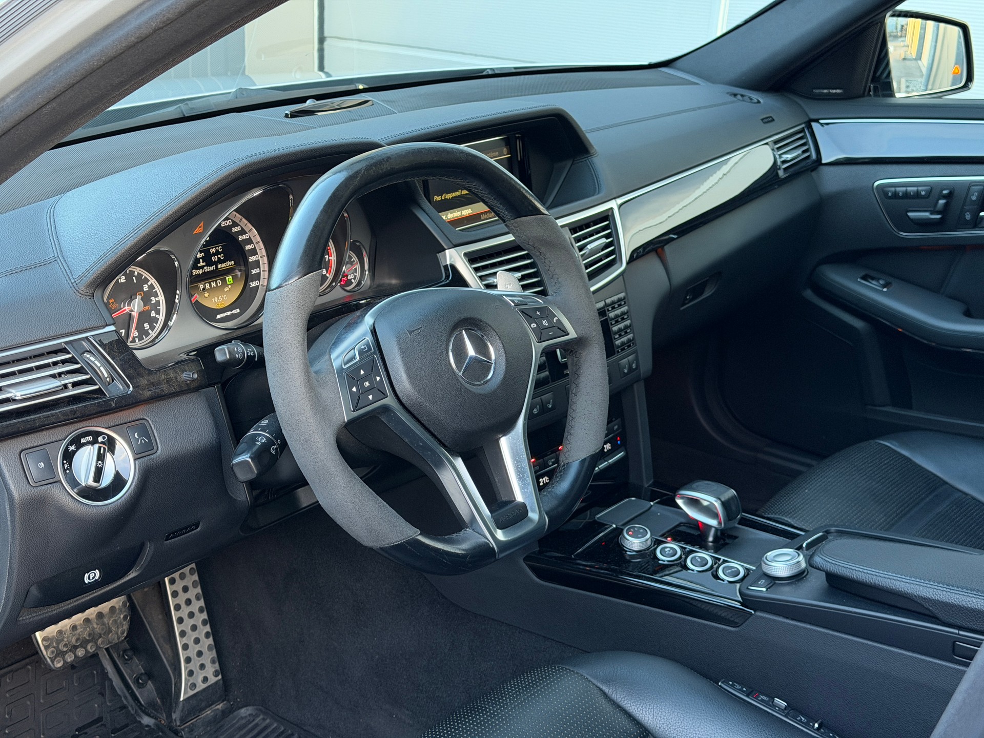 MERCEDES-BENZ E 63 CGI AMG 7G-Tronic-image-12
