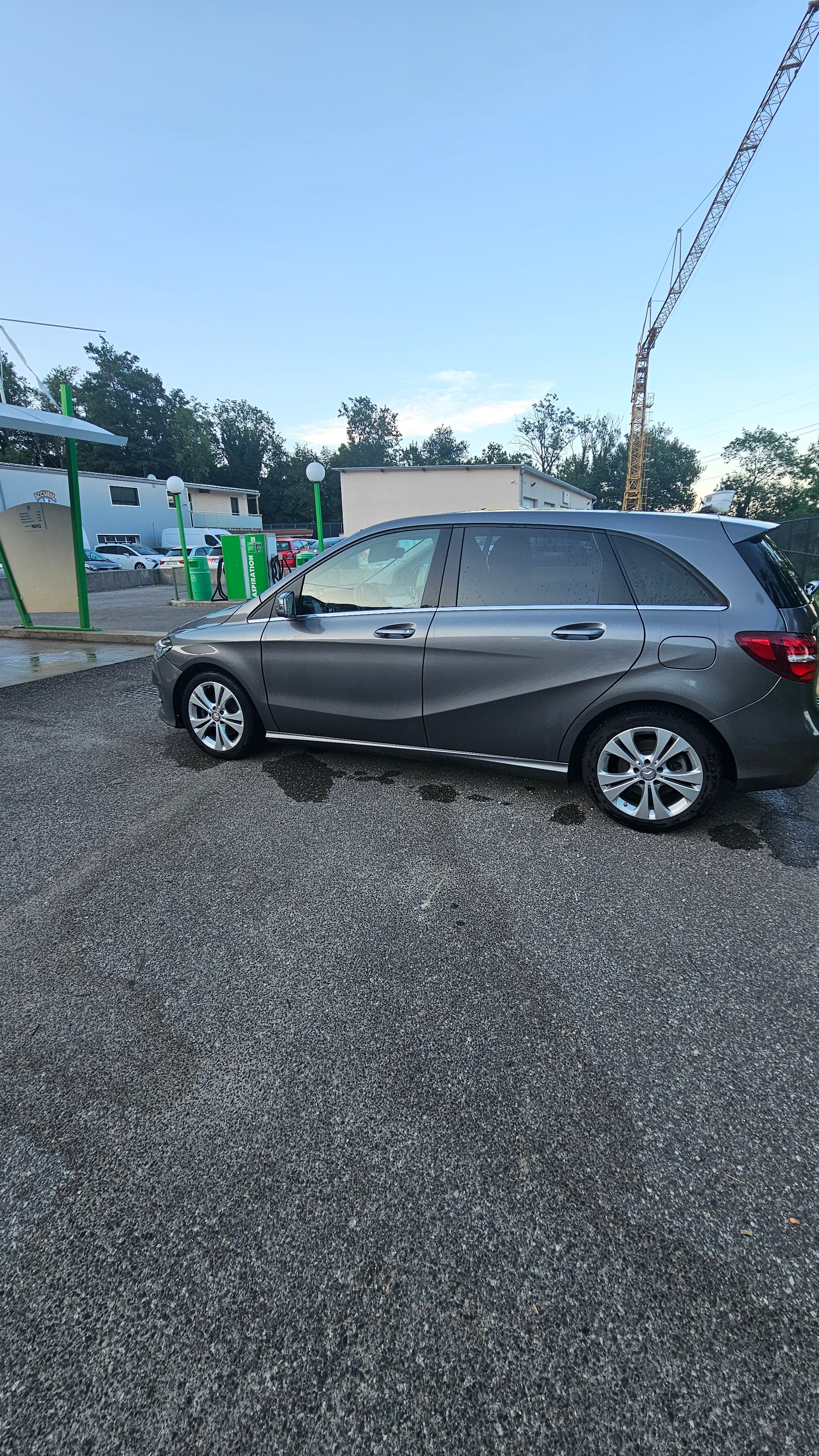 MERCEDES-BENZ B 220 AMG Line 4m-image-2