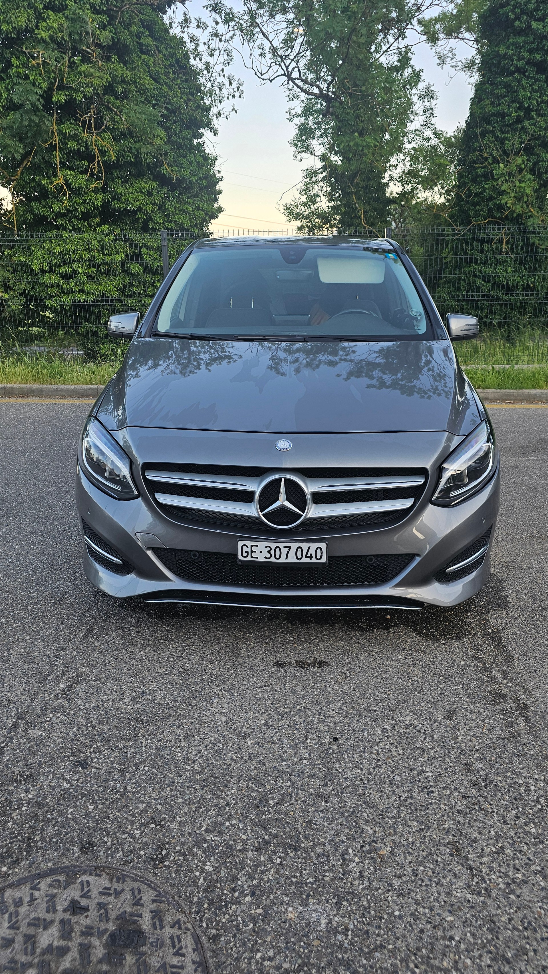 MERCEDES-BENZ B 220 AMG Line 4m-image-0