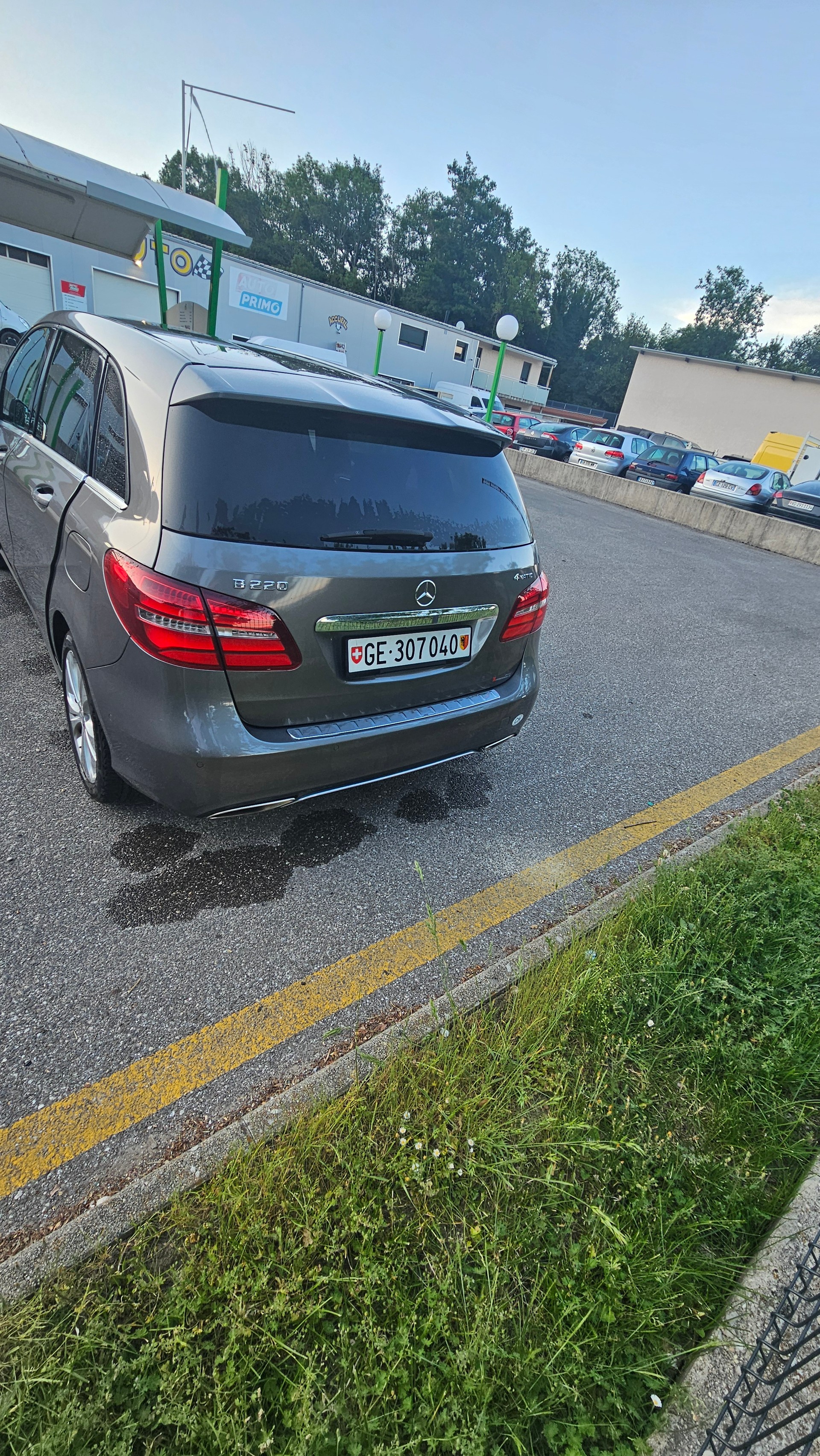 MERCEDES-BENZ B 220 AMG Line 4m-image-1