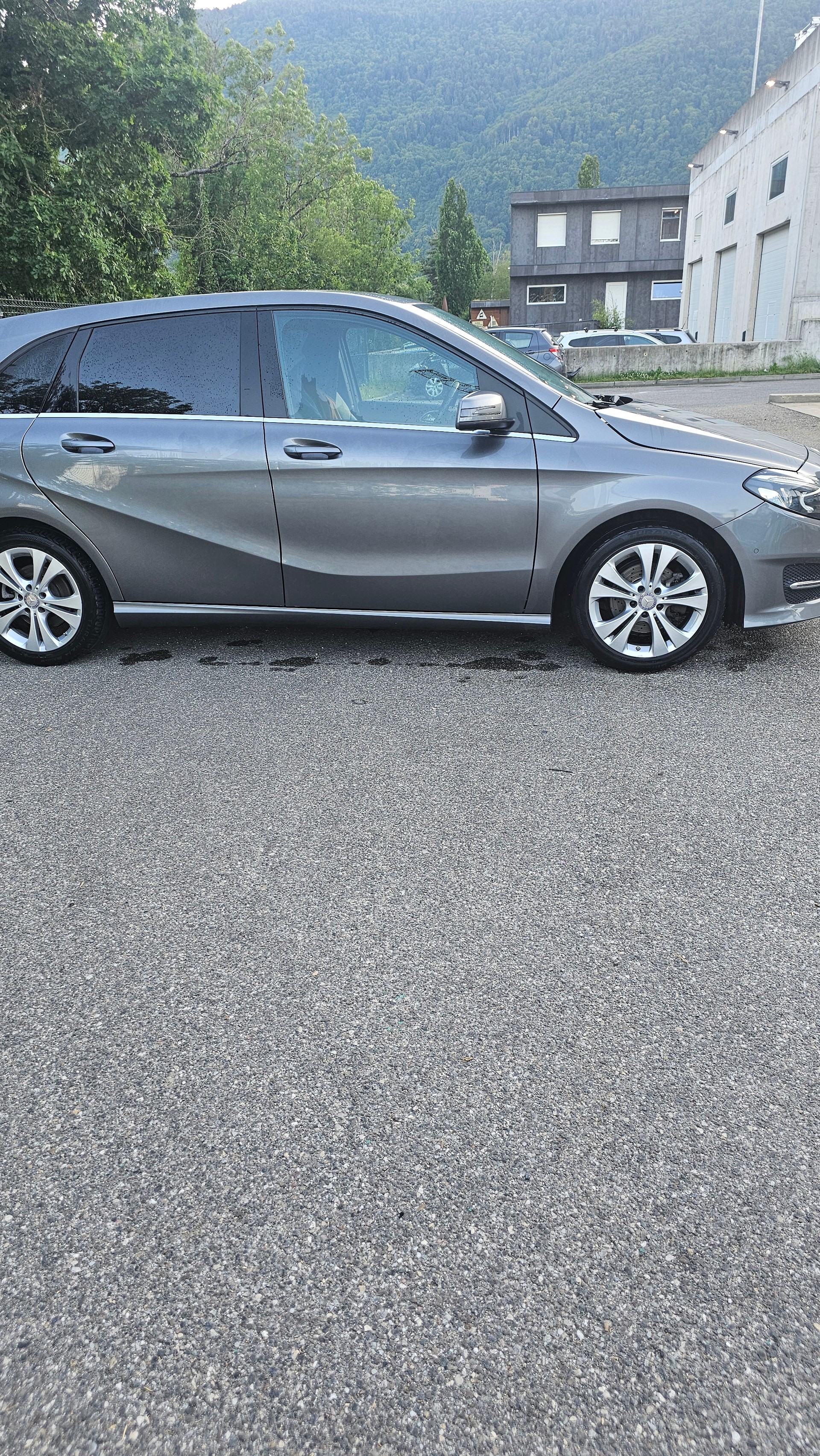 MERCEDES-BENZ B 220 AMG Line 4m-image-3