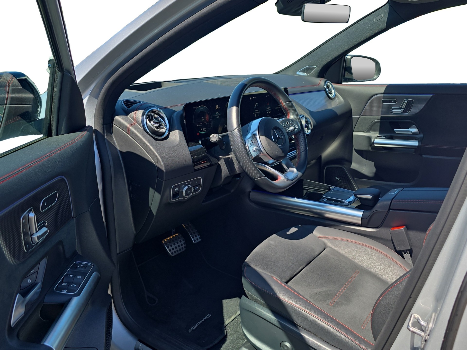 MERCEDES-BENZ EQA 300 AMG Line 4Matic-image-6