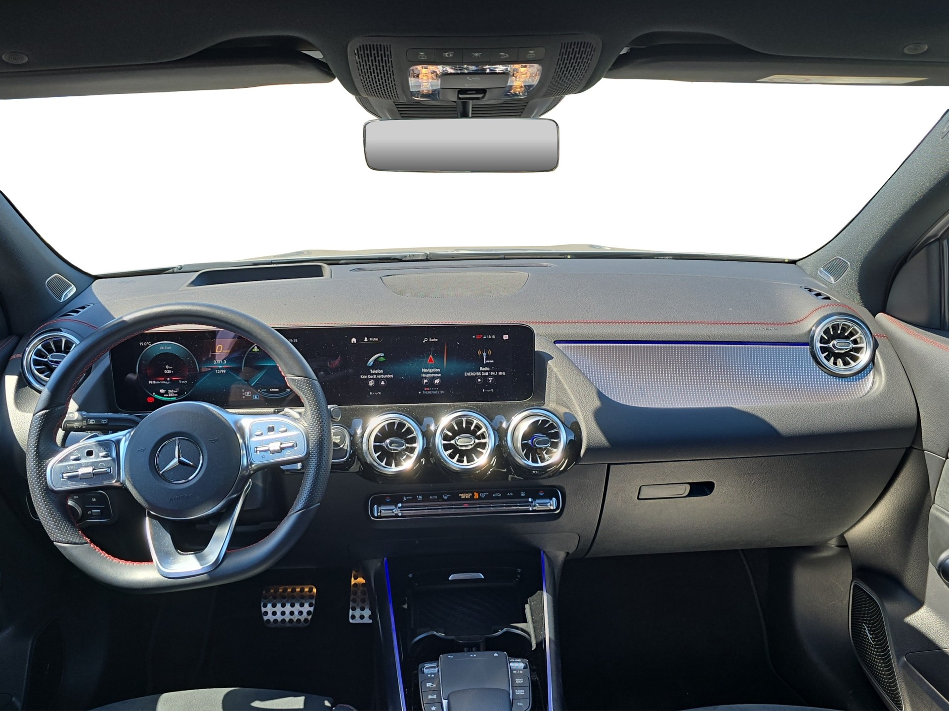 MERCEDES-BENZ EQA 300 AMG Line 4Matic-image-7