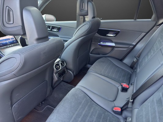 MERCEDES-BENZ GLC 300 4M AMG Line-image-6