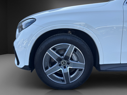 MERCEDES-BENZ GLC 300 4M AMG Line-image-4