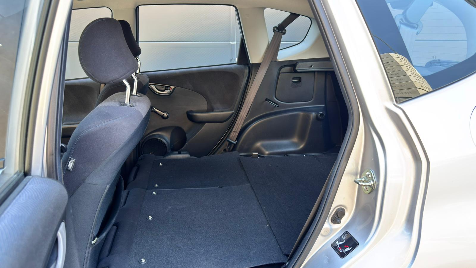 HONDA Jazz 1.4i Comfort i-Shift-image-9