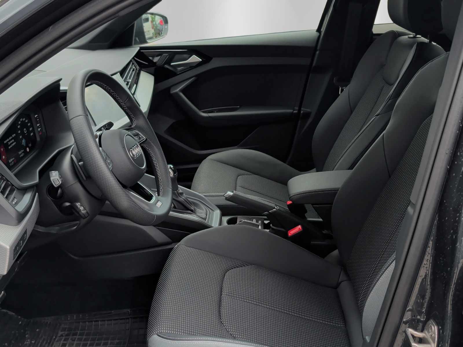 AUDI A1 Sportback 30 TFSI Attraction S-tronic-image-8