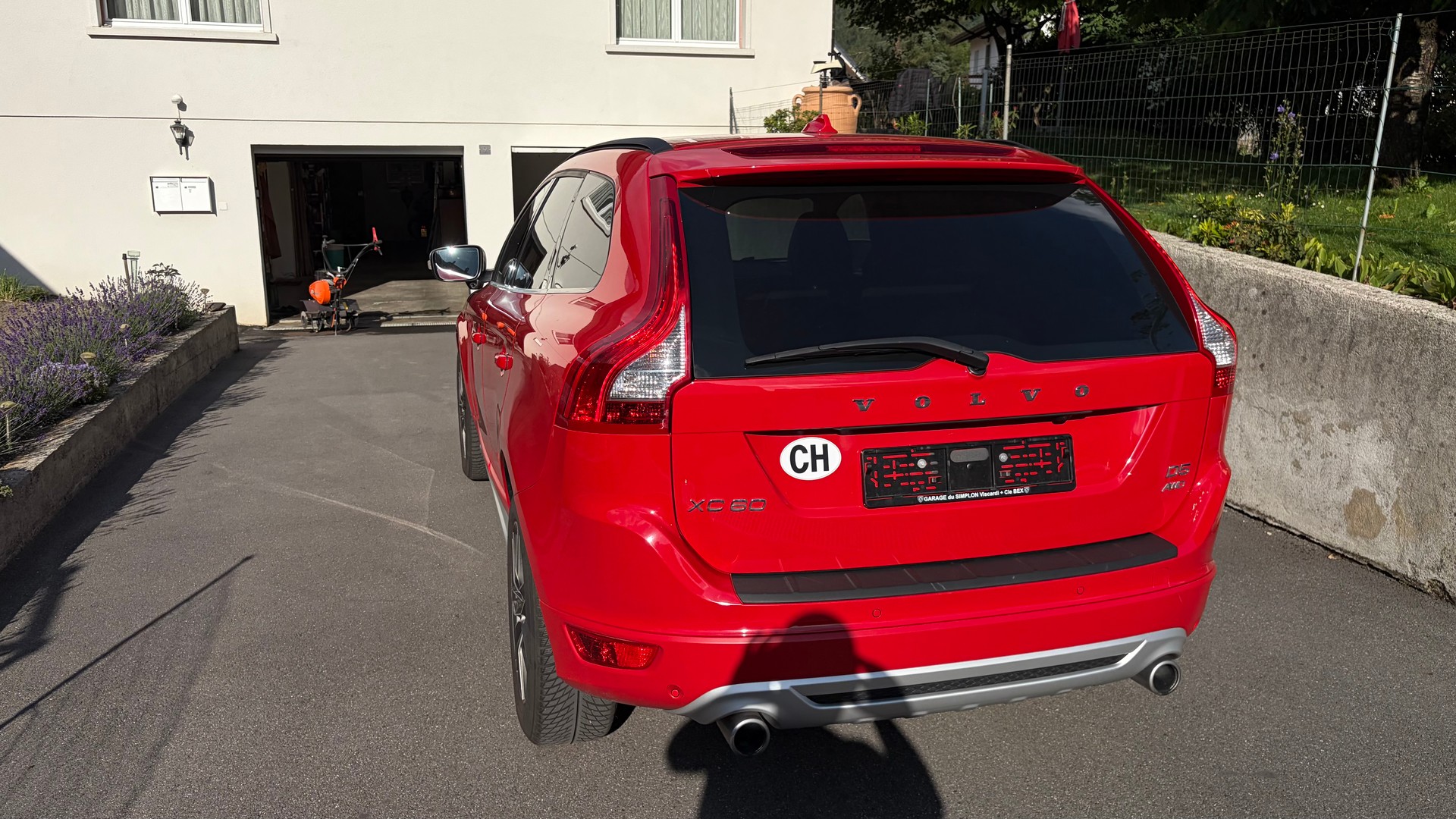 VOLVO 2.4 D5 R-Design AWD-image-4