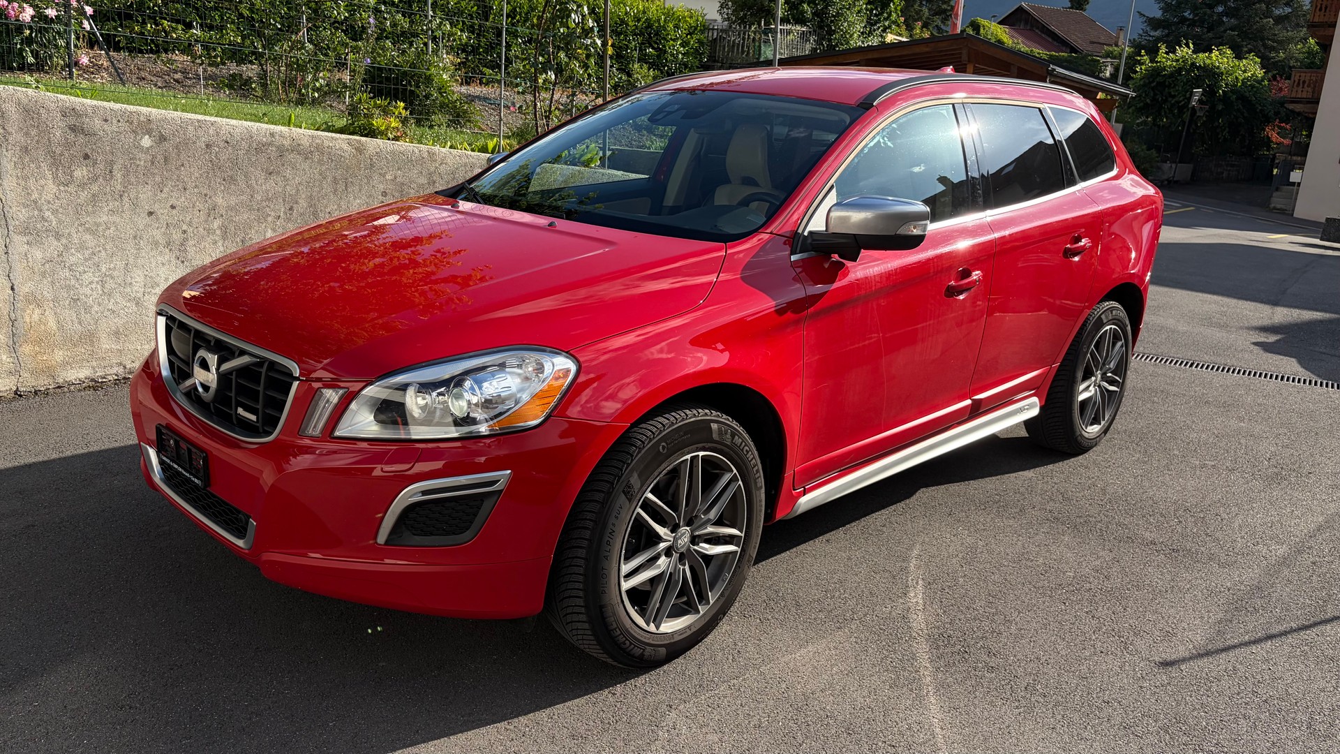 VOLVO 2.4 D5 R-Design AWD-image-2