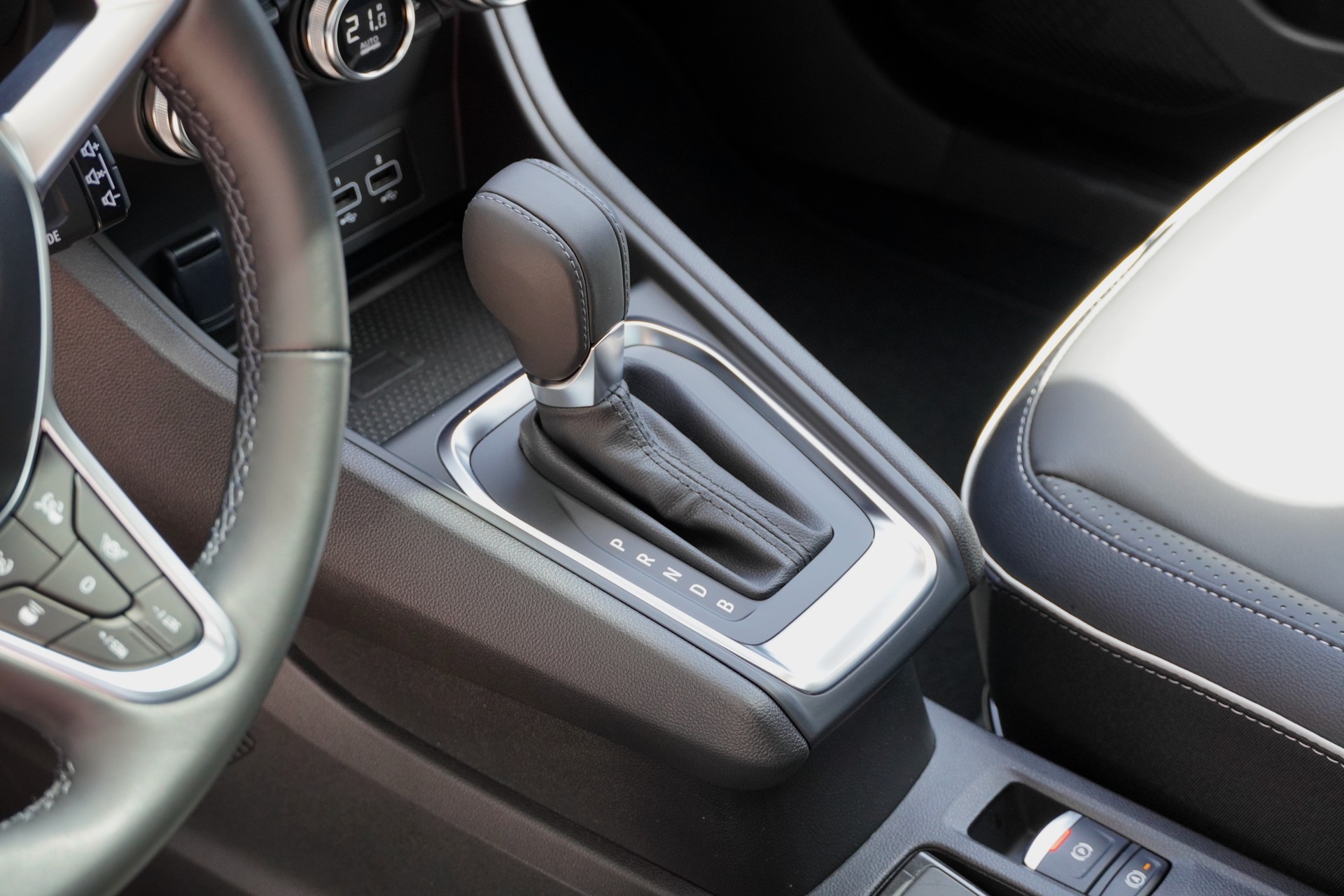 MITSUBISHI ASX 1.6 PHEV Instyle-image-9