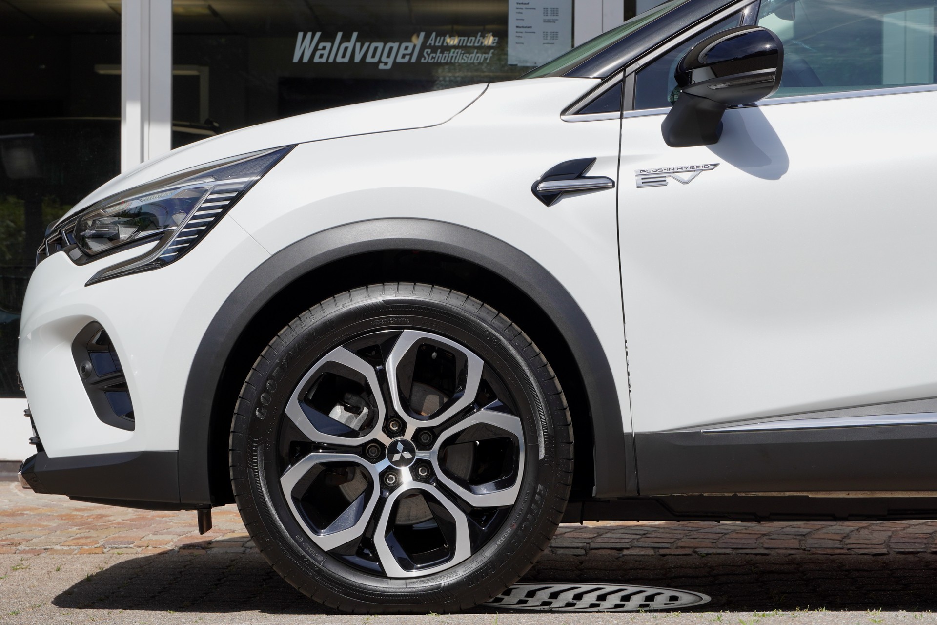 MITSUBISHI ASX 1.6 PHEV Instyle-image-4